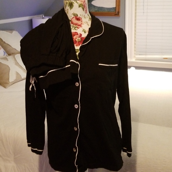 bottoms out Other - *final price* 2 piece long sleeve pajama set